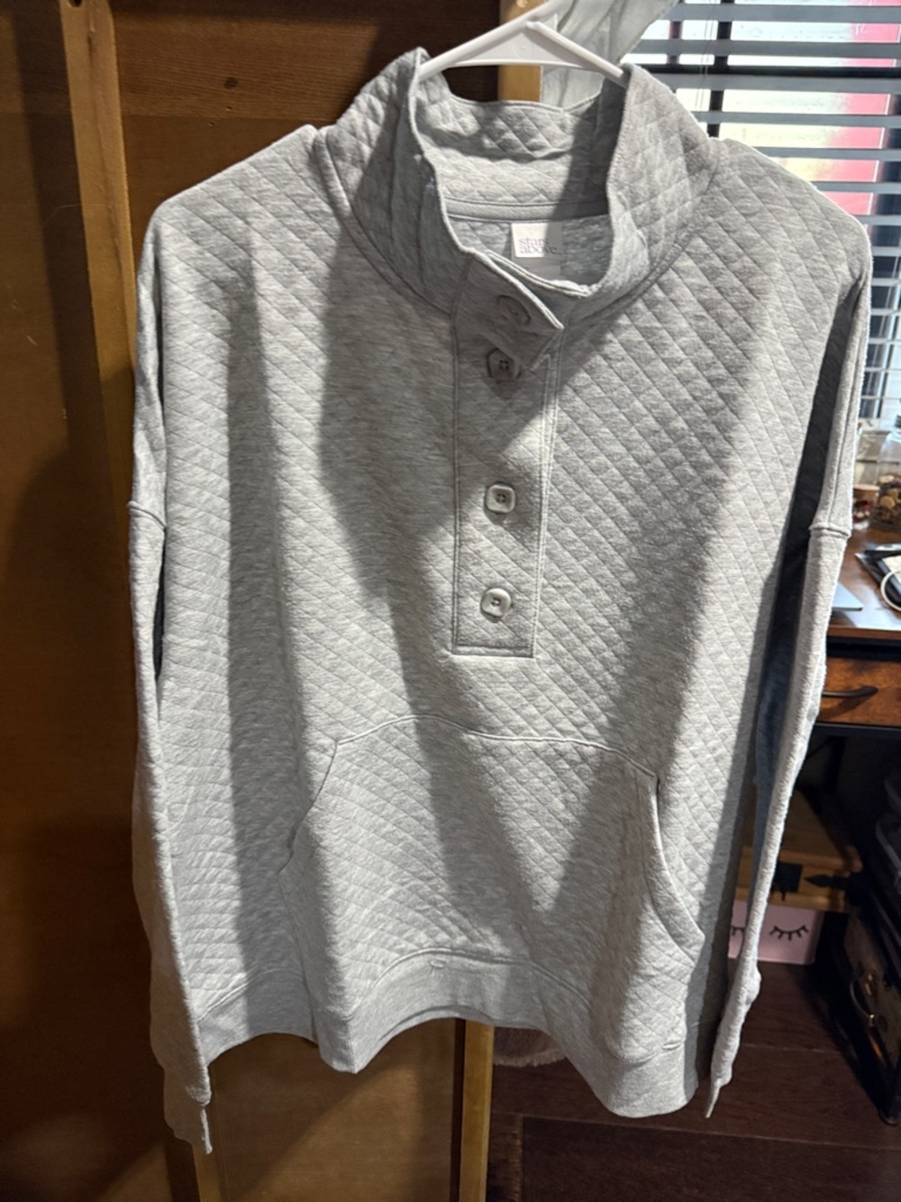 stars above Quilted Pullover - Light Gray